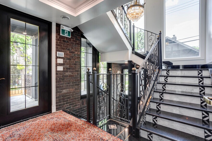 More Photos Of 11833 102 Ave NW, Edmonton Medical For Sale