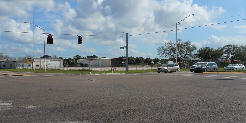 More Photos Of 2560 Whitfield Ave, Sarasota Warehouse For Sale