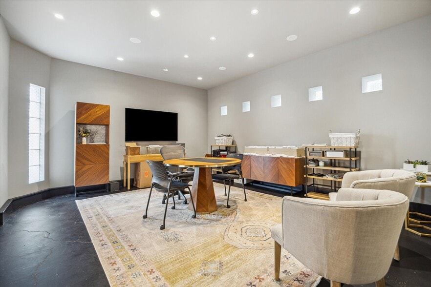 More Photos Of 5913 Washington Ave, Houston Office Residential For Sale