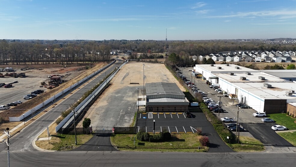 Primary Photo Of 10256 Industrial Dr, Pineville Warehouse For Lease
