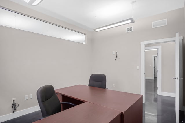 More Photos Of 2511 W Columbus Dr, Tampa Medical For Sale