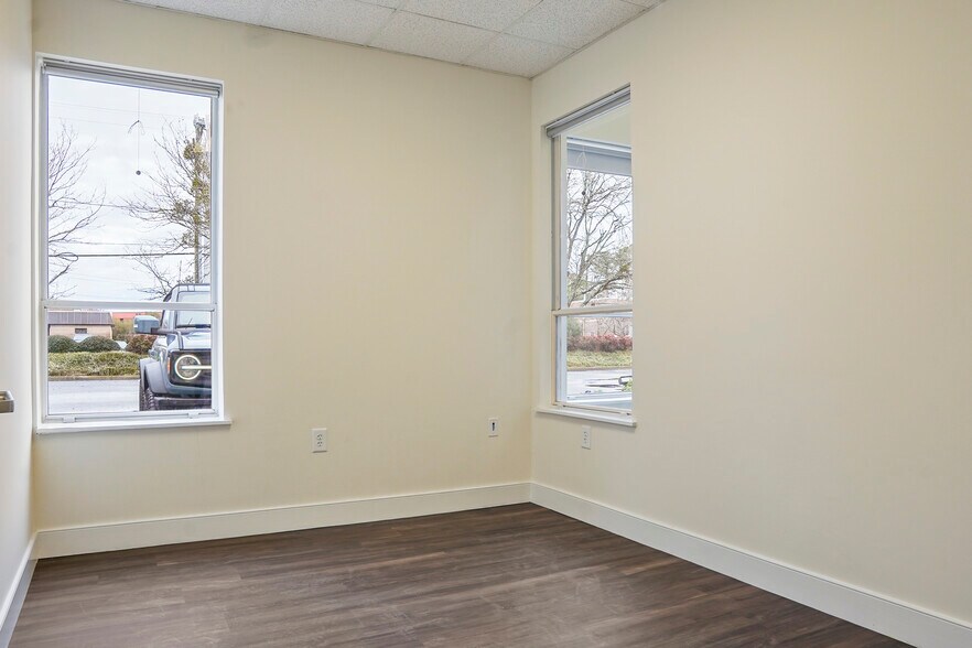 More Photos Of 123 S Lynnhaven Rd, Virginia Beach Office For Lease