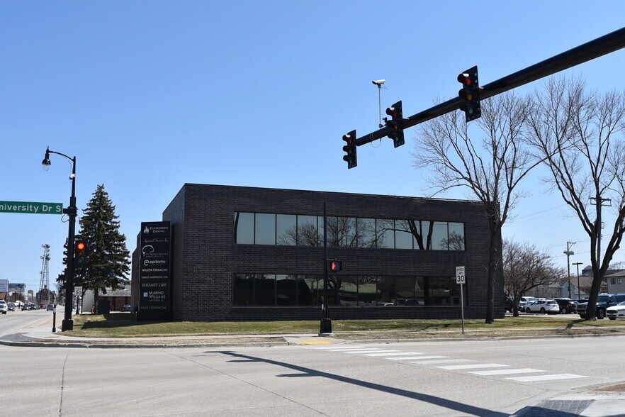 More Photos Of 1220 Main Ave, Fargo Medical For Sale