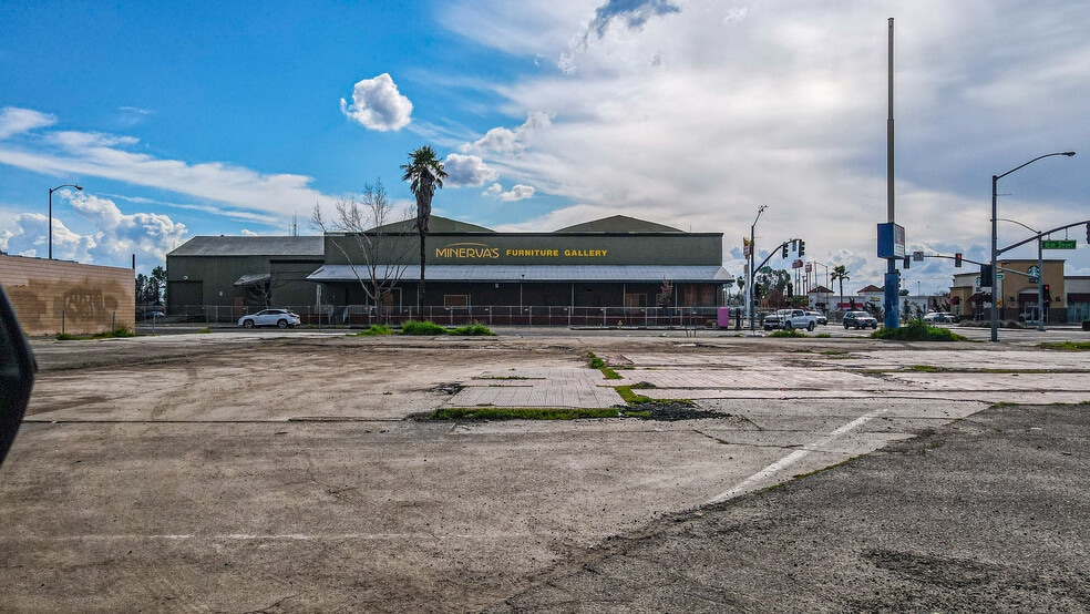 More Photos Of 245 W 16th St, Merced Land For Lease