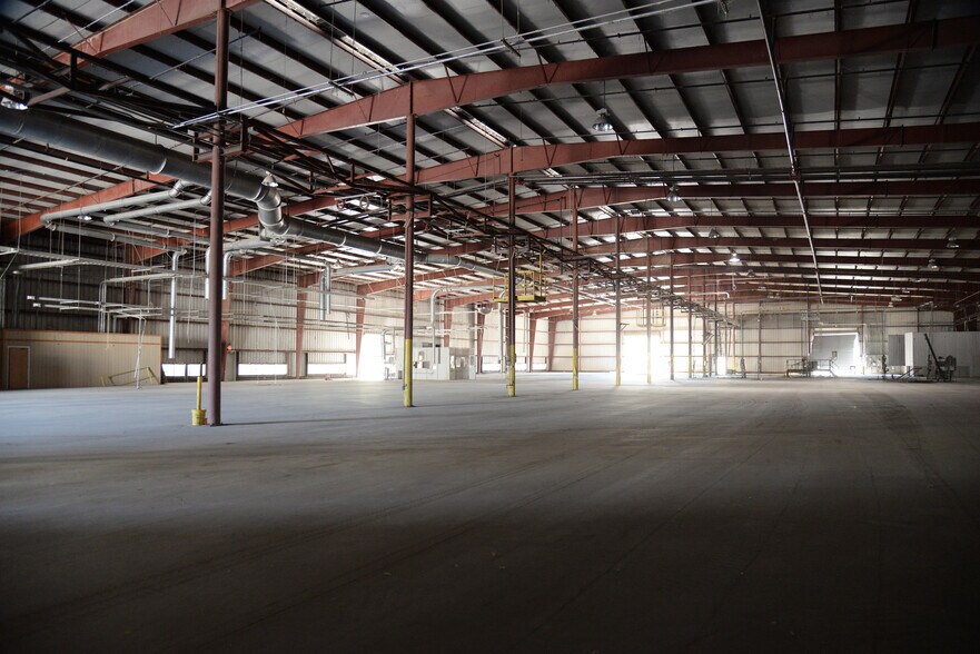 More Photos Of 1735 N Washington St, Vicksburg Manufacturing For Lease