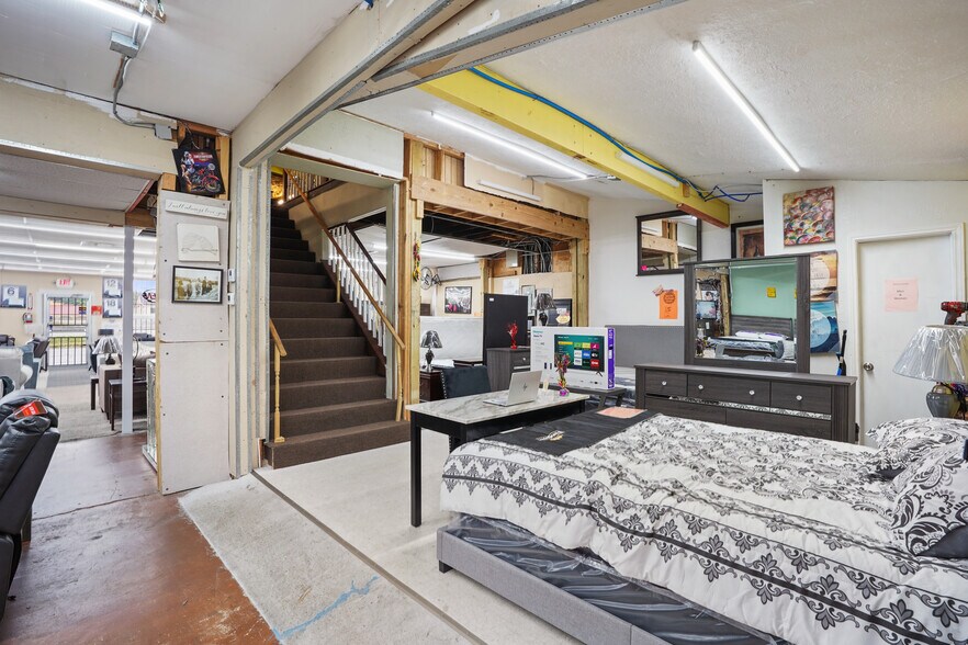 More Photos Of 10722 E I-10 Fwy, Houston Freestanding For Sale