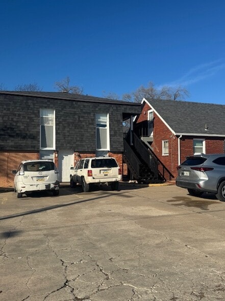 More Photos Of 1220 E Broadway St, Newton Apartments For Sale