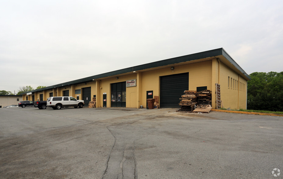 Primary Photo Of 710-746 E Gude Dr, Rockville Warehouse For Lease