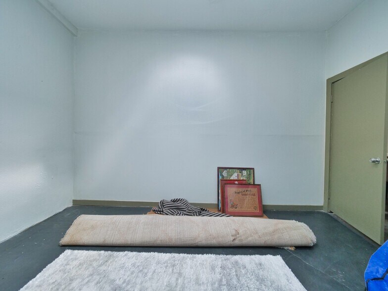 More Photos Of 9614-9616 MacArthur Blvd, Oakland Specialty For Sale