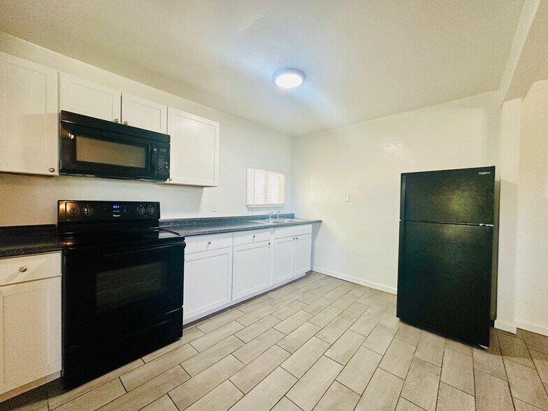 More Photos Of 421 E President St, Tucson Apartments For Sale