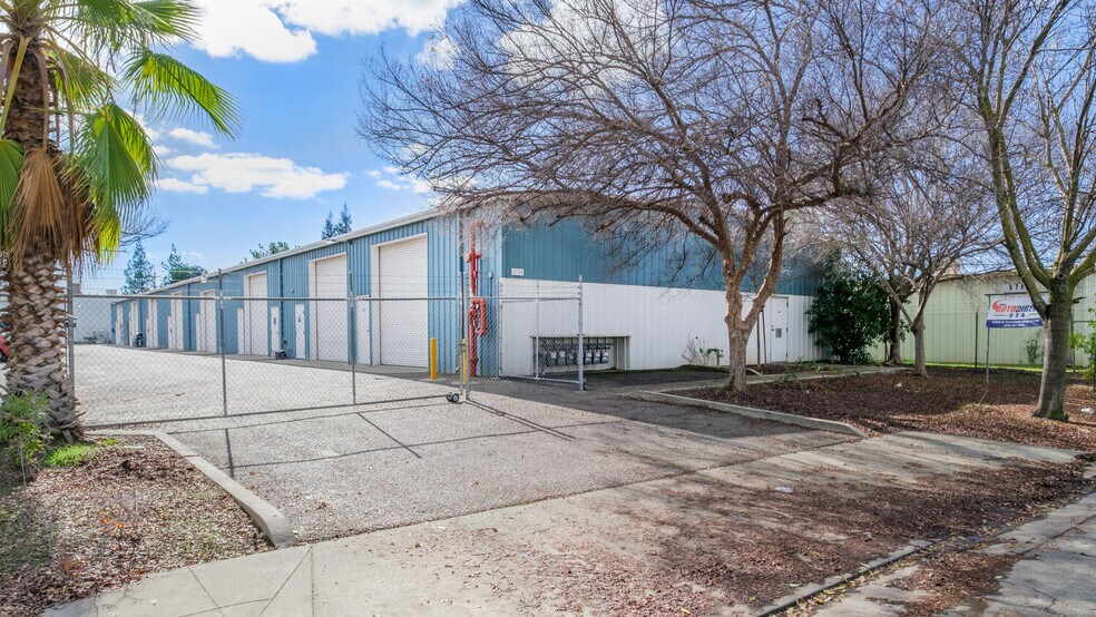 More Photos Of 5764 E Fountain Way, Fresno Unknown For Lease