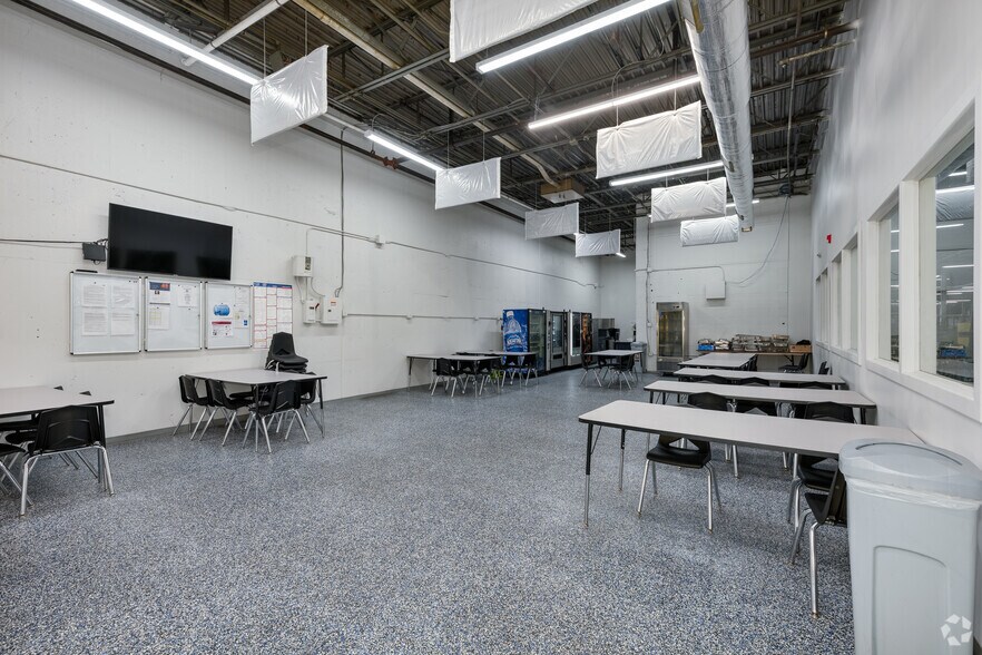 More Photos Of 330 Turner St, Attleboro Manufacturing For Lease