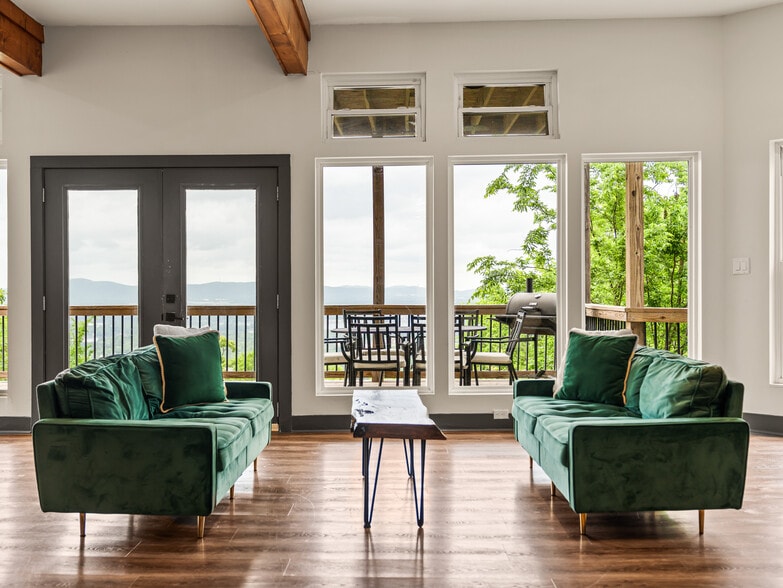 More Photos Of 896 Mount Riante Rd, Hot Springs Specialty For Sale
