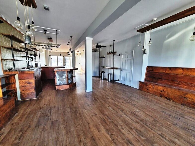 More Photos Of 1 Horseshoe Lake Rd, Kauneonga Lake Restaurant For Sale