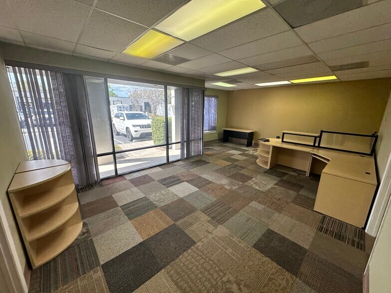 More Photos Of 9225 Ulmerton Rd, Largo Light Manufacturing For Sale