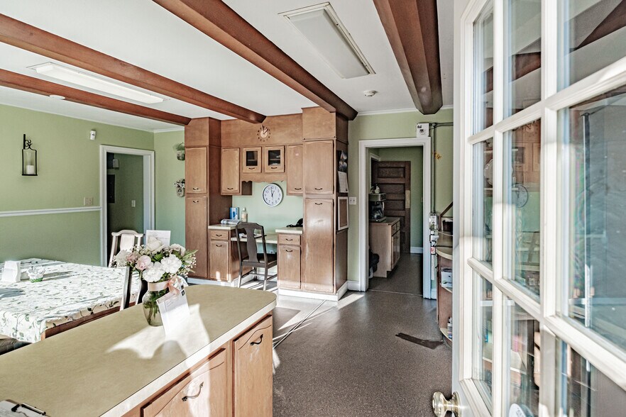 More Photos Of 257 South St, Biddeford Specialty For Sale