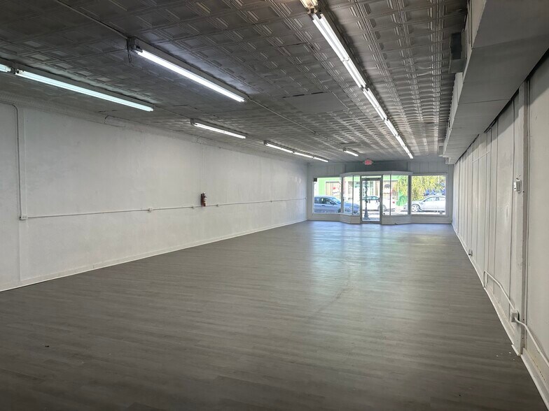 More Photos Of 525-545 E Main St, Bartow Freestanding For Lease