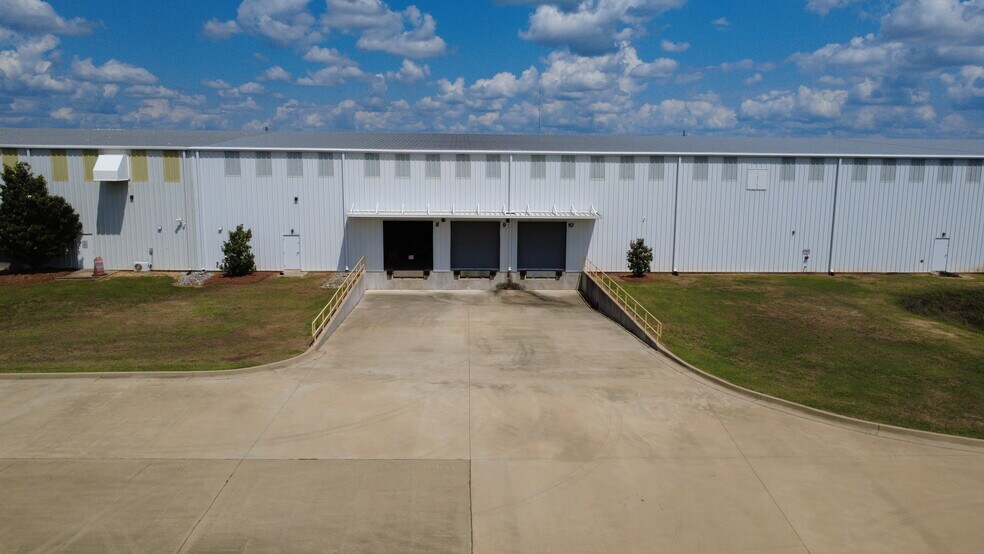 Primary Photo Of 2575 Container Dr, Montgomery Distribution For Lease