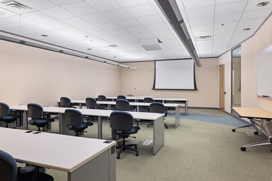 More Photos Of 8400 Silver Crossing, Oklahoma City Office For Sale