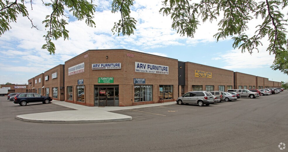More Photos Of 5925 Tomken Rd, Mississauga Flex For Lease