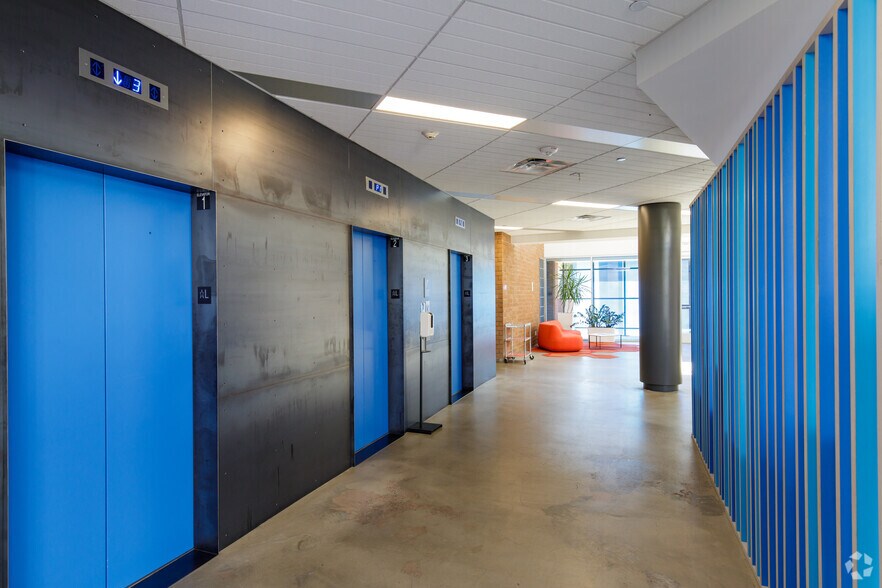 More Photos Of 1702 E Highland Ave, Phoenix Office For Lease