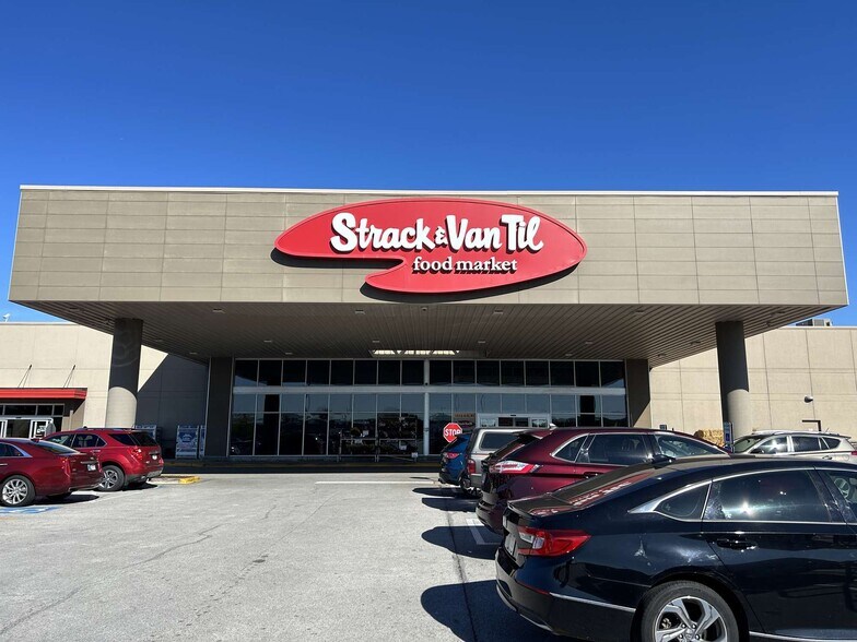 More Photos Of 1505-1525 US Highway 41, Schererville Department Store For Lease
