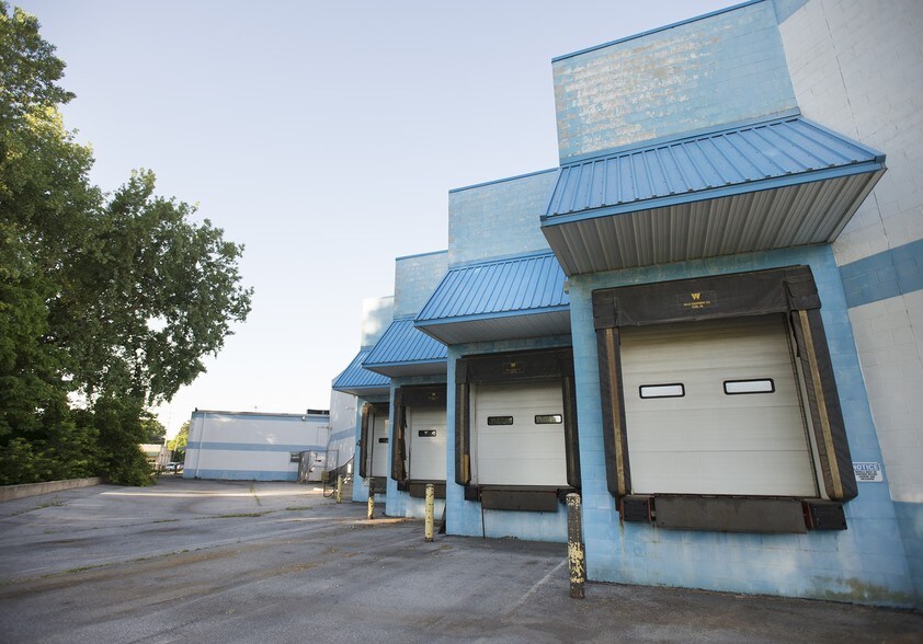 More Photos Of 1349 Cumberland St, Lebanon Manufacturing For Lease