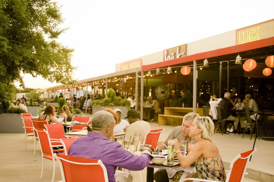 More Photos Of 1001-1007 Singleton Blvd, Dallas Land For Sale