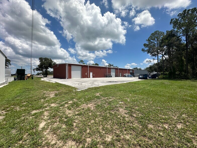 More Photos Of 16182-16190 Aviation Loop, Brooksville Distribution For Lease