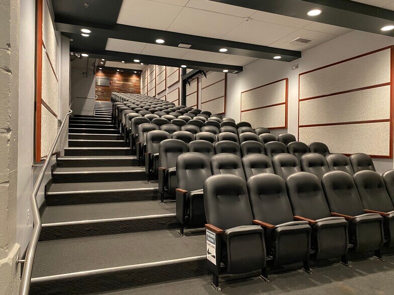 More Photos Of 700 Van Ness Ave, Fresno Office For Lease