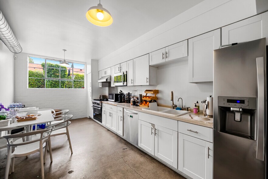 More Photos Of 11240 Playa Ct, Culver City Loft Creative Space For Sale