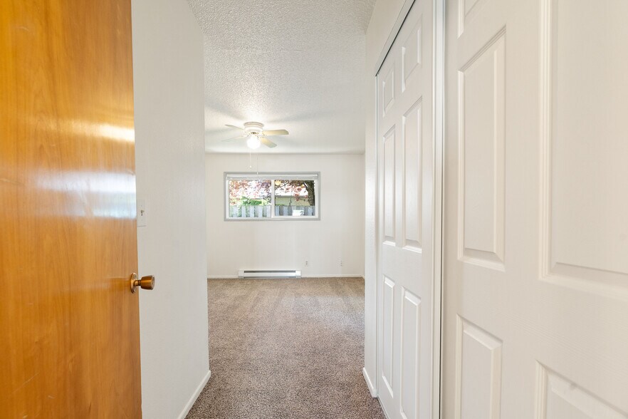 More Photos Of 110-162 NW 15th St, Gresham Apartments For Sale