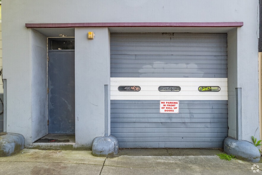 More Photos Of 530 NE Couch St, Portland Light Manufacturing For Lease