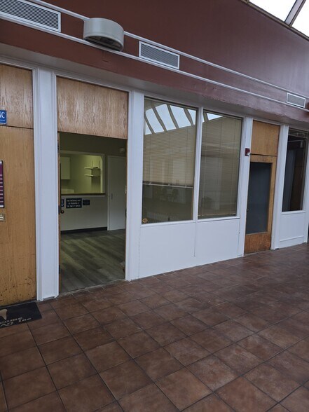 More Photos Of 2801 Island Ave, Philadelphia Medical For Lease