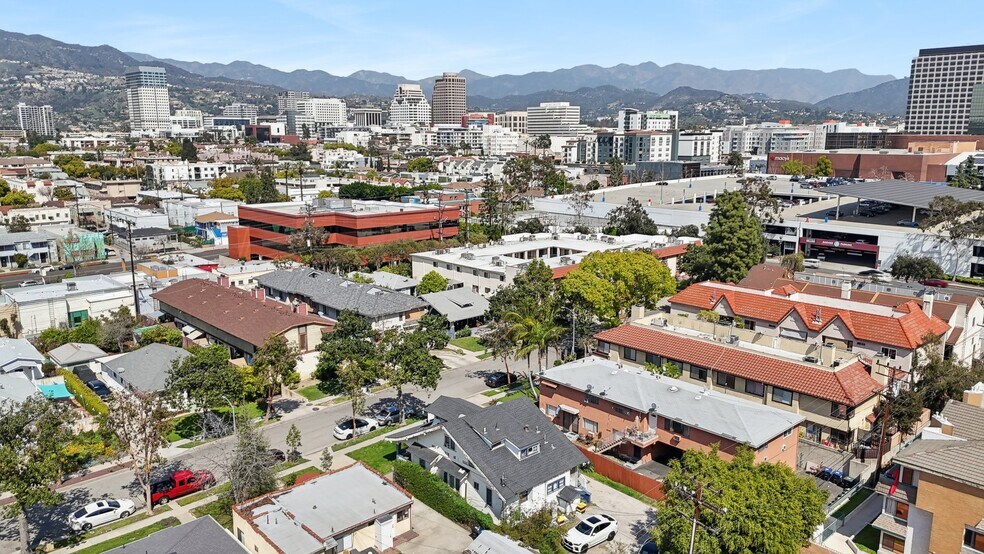 More Photos Of 426 Ivy St, Glendale Apartments For Sale