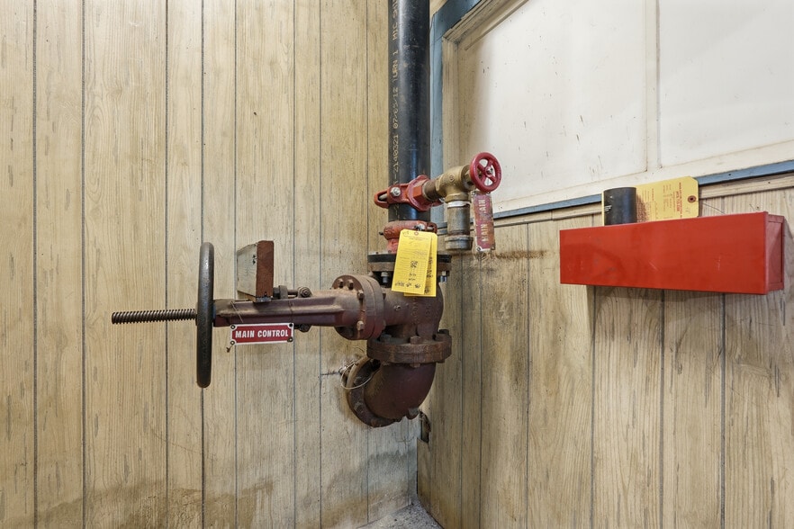 More Photos Of 420 Dwight St, Holyoke Manufacturing For Lease