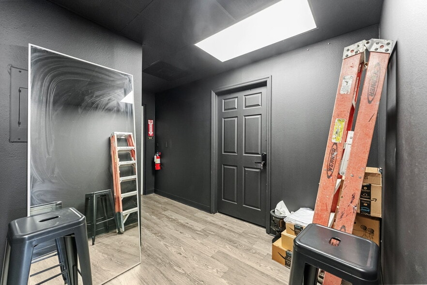 More Photos Of 3007 W Cypress St, Tampa General Retail For Sale