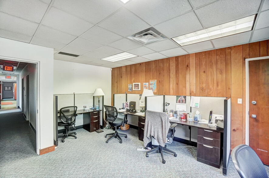 More Photos Of 150 E South College St, Yellow Springs Research And Development For Sale