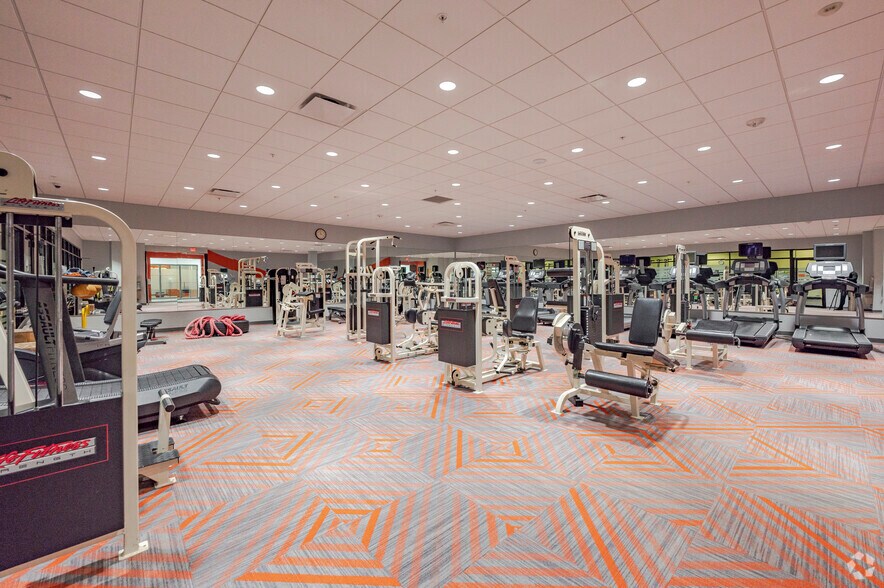 More Photos Of 35 Nutmeg Dr, Trumbull Light Manufacturing For Lease