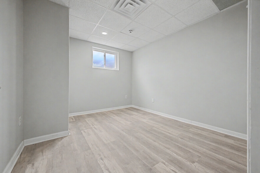 More Photos Of 19323 W Warren Ave, Detroit Storefront Retail Residential For Lease