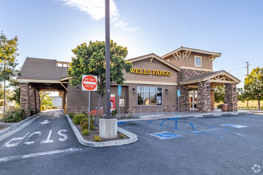 More Photos Of 32881 Temecula Pky S, Temecula Bank For Sale