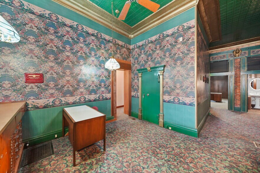 More Photos Of 104 Main St, Waldron Office Residential For Sale