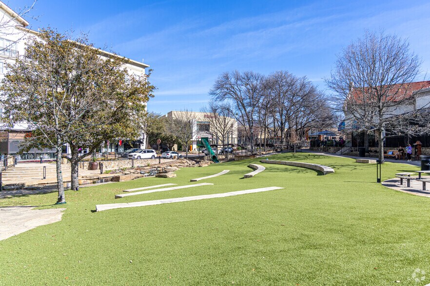 More Photos Of 970 Garden Park Dr, Allen General Retail For Sale