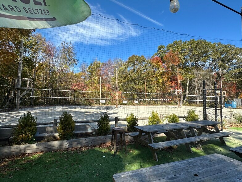 More Photos Of 443 Worcester Rd, Charlton Restaurant For Sale