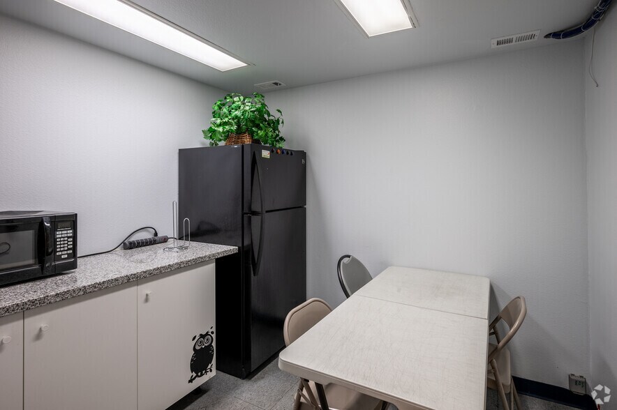 More Photos Of 570 S State College Blvd, Fullerton Warehouse For Sale