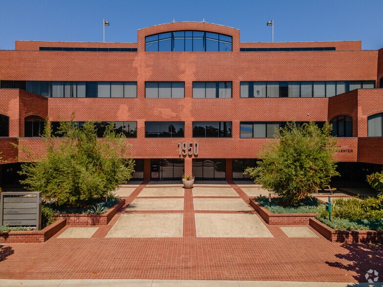 More Photos Of 1950 Sawtelle Blvd, Los Angeles Office For Lease