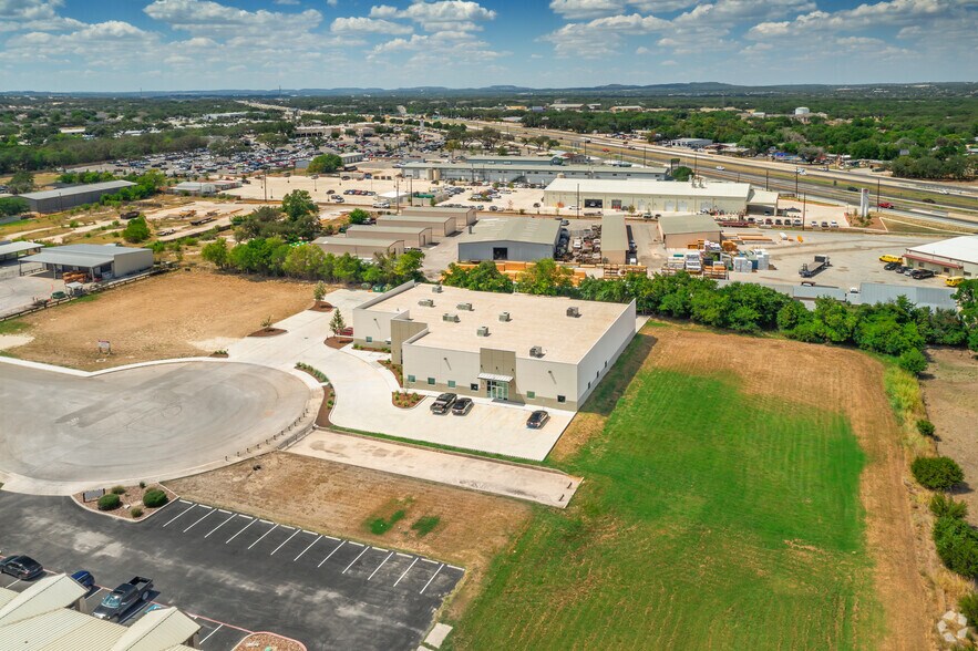 More Photos Of 176 Enterprise Pkwy, Boerne Unknown For Lease