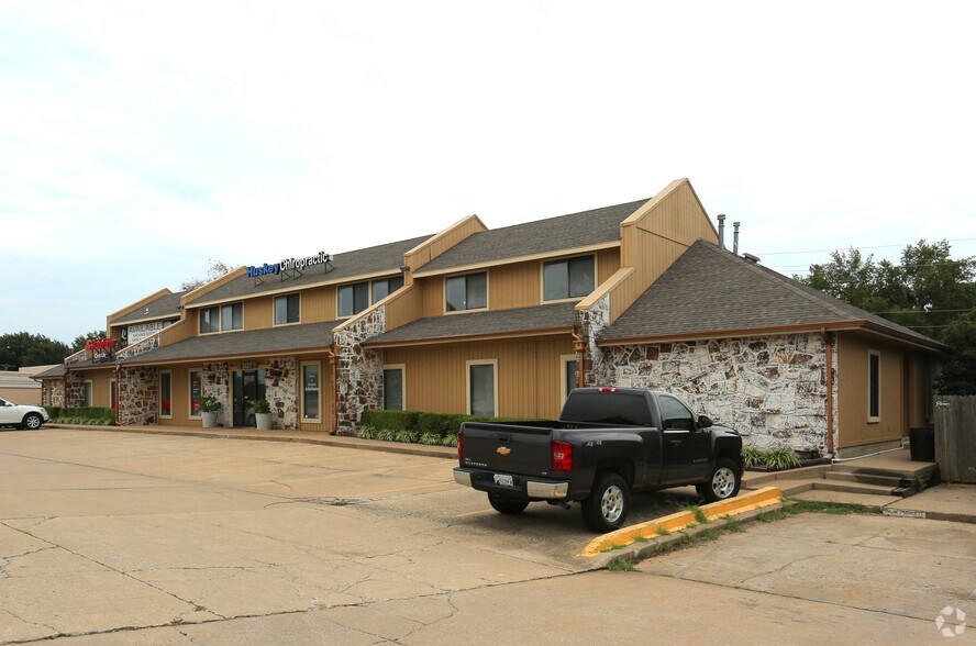 More Photos Of 3820 E 51st St, Tulsa Medical For Lease