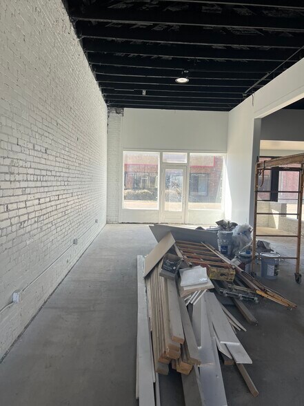 More Photos Of 109 E Hale Ave, Osceola Office For Sale