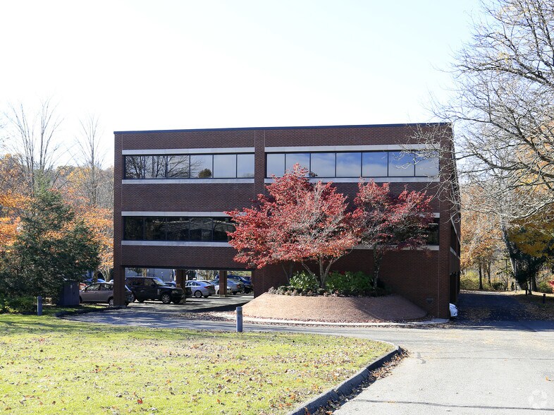 More Photos Of 43 Danbury Rd, Wilton Office For Lease